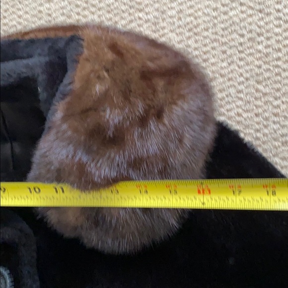 Vintage jacket with fur collar - Picture 8 of 16